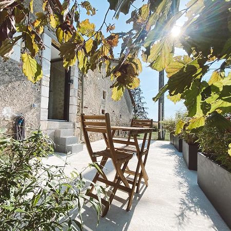 La Parenthese, Joli Studio Avec Terrasse Valeuil Екстериор снимка