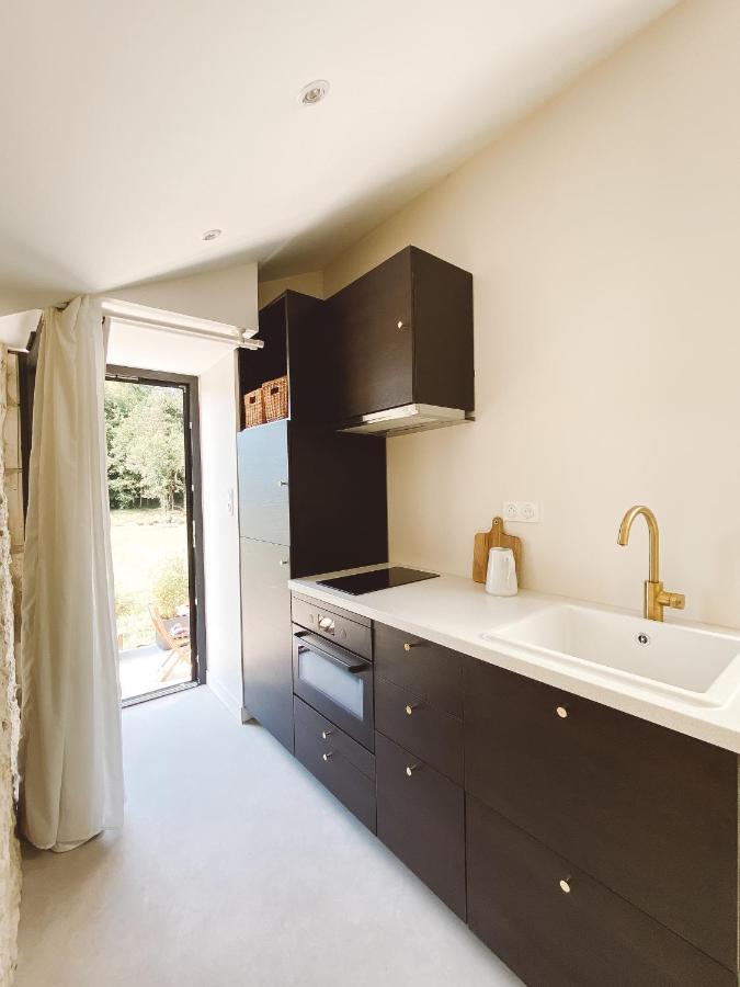 La Parenthese, Joli Studio Avec Terrasse Valeuil Екстериор снимка